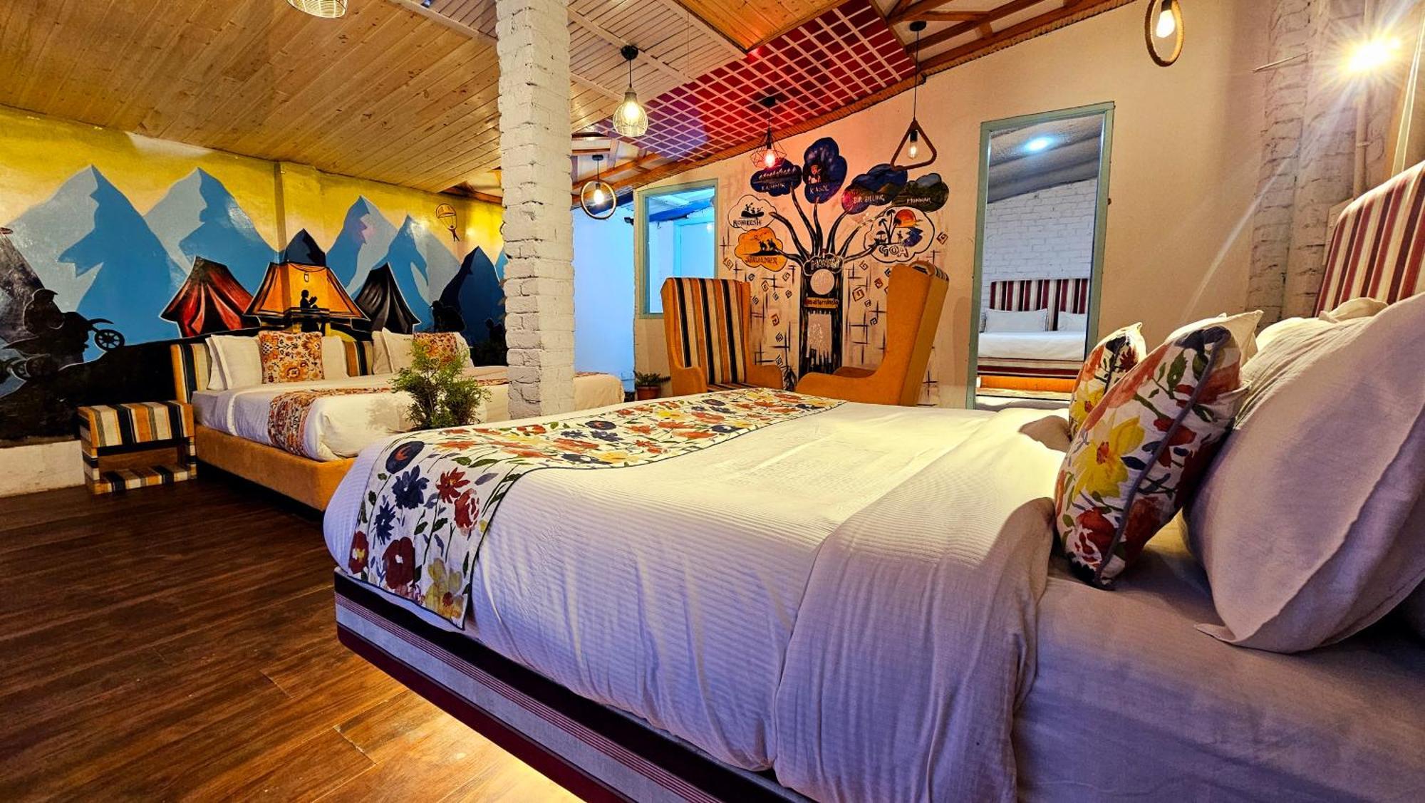 Hotel Apple Flower By Rohtang Family Hotels- Balcony & Mountain View, Near Mall Road, Personal Parking 4*