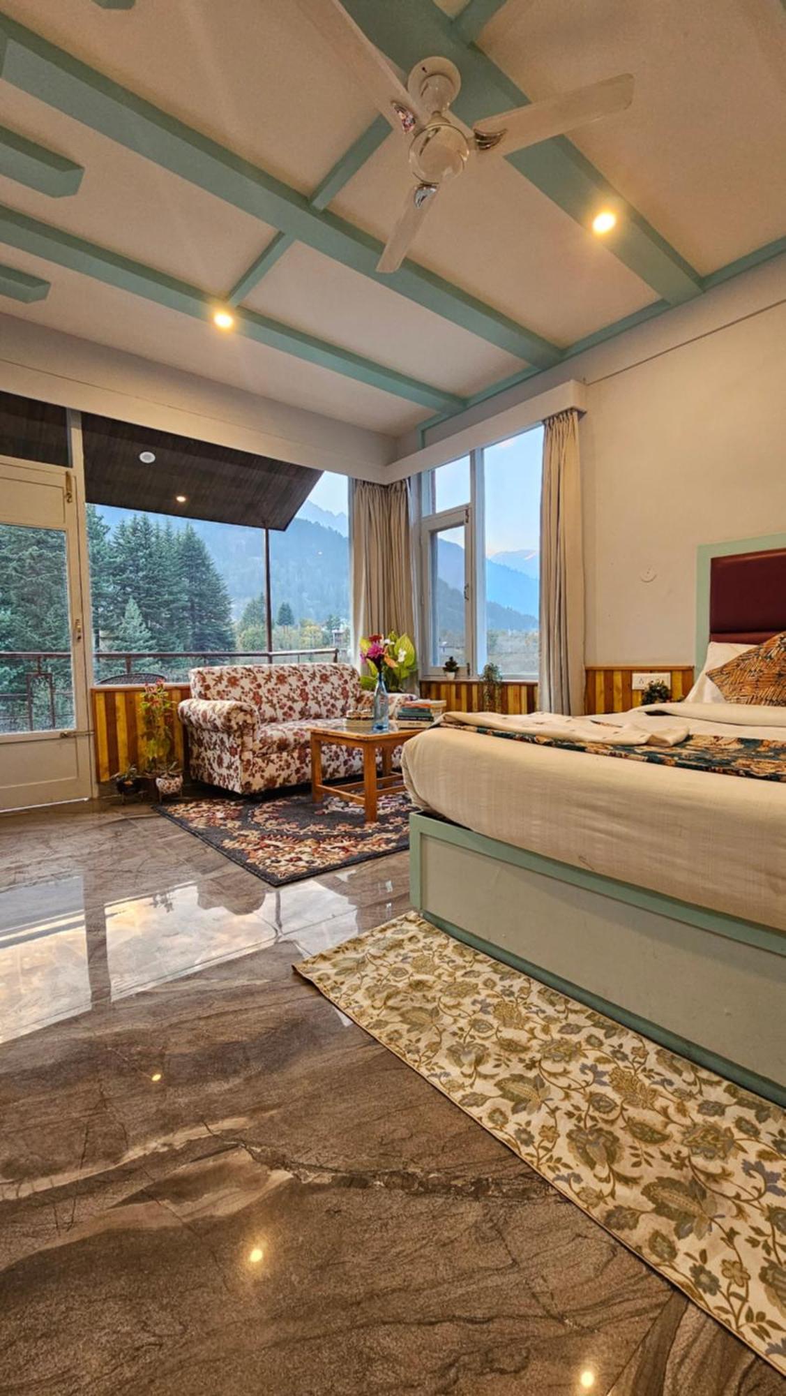 Hotel Apple Flower By Rohtang Family Hotels- Balcony & Mountain View, Near Mall Road, Personal Parking Manali (Himachal Pradesh)