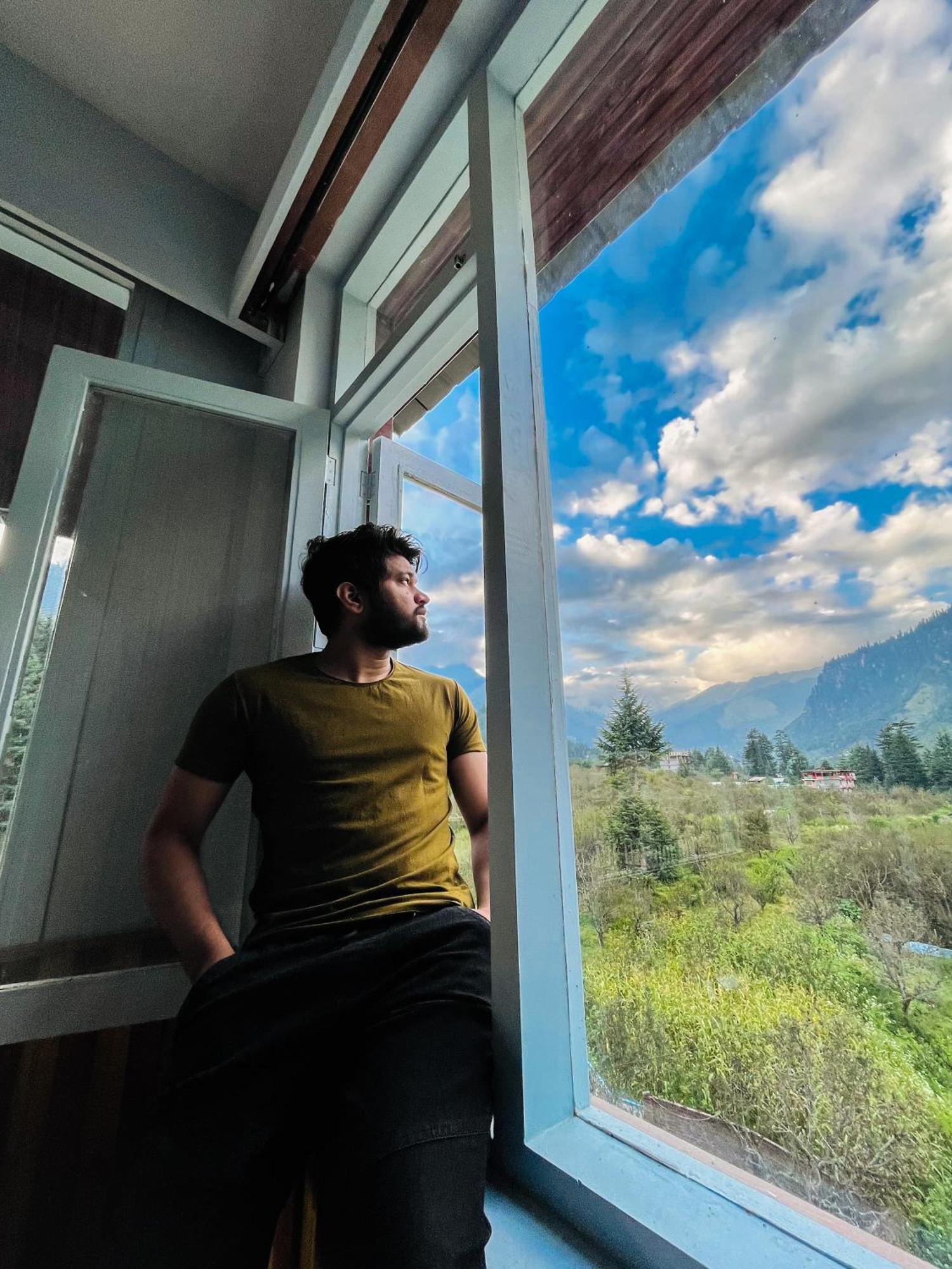 Apple Flower By Rohtang Family Hotels- Balcony & Mountain View, Near Mall Road, Personal Parking Hotel 4*