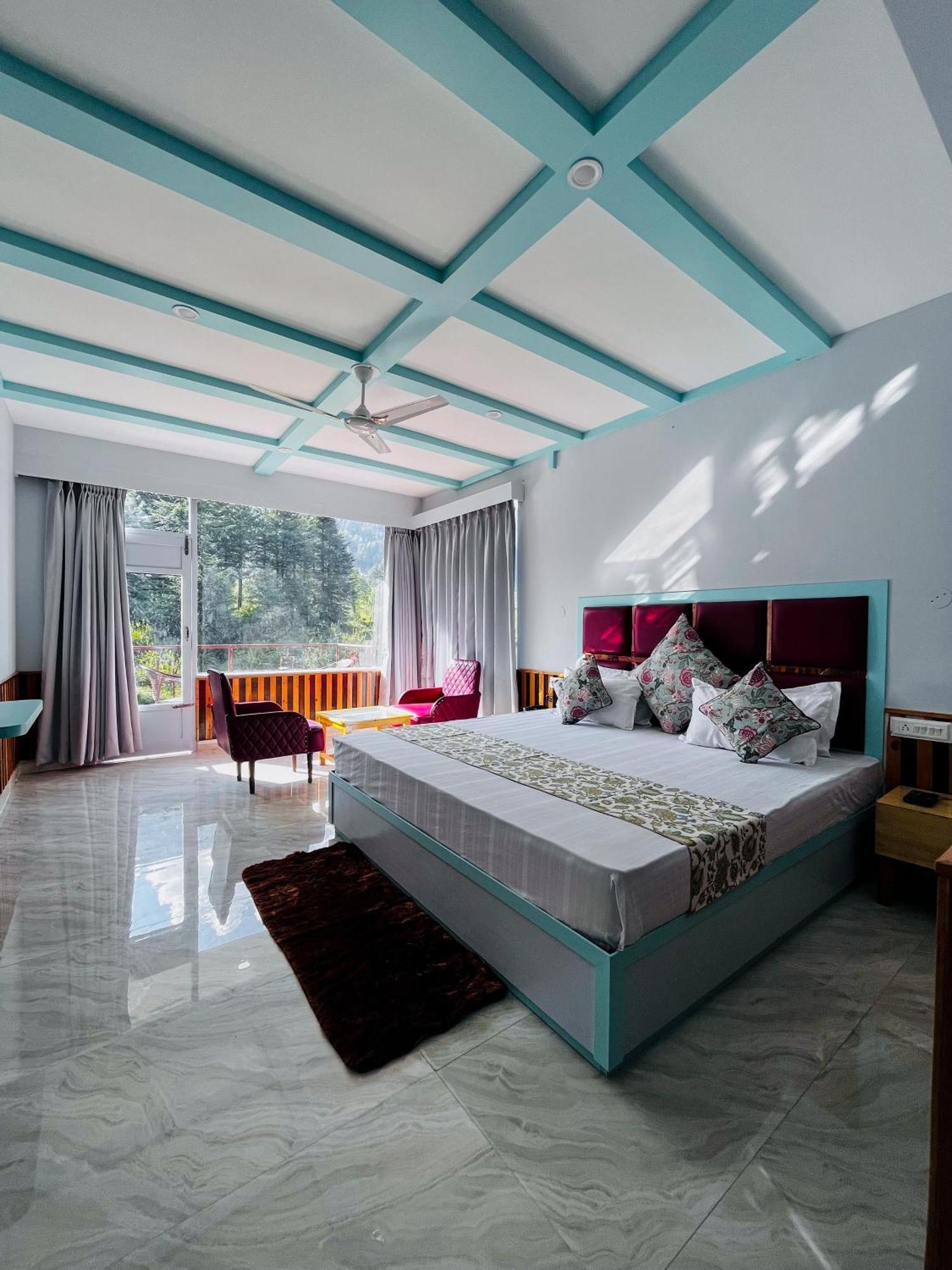 Apple Flower By Rohtang Family Hotels- Balcony & Mountain View, Near Mall Road, Personal Parking 4* Manali (Himachal Pradesh)